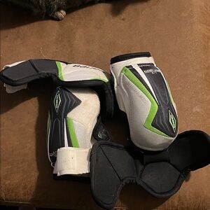 Baur youth large hockey elbow pads